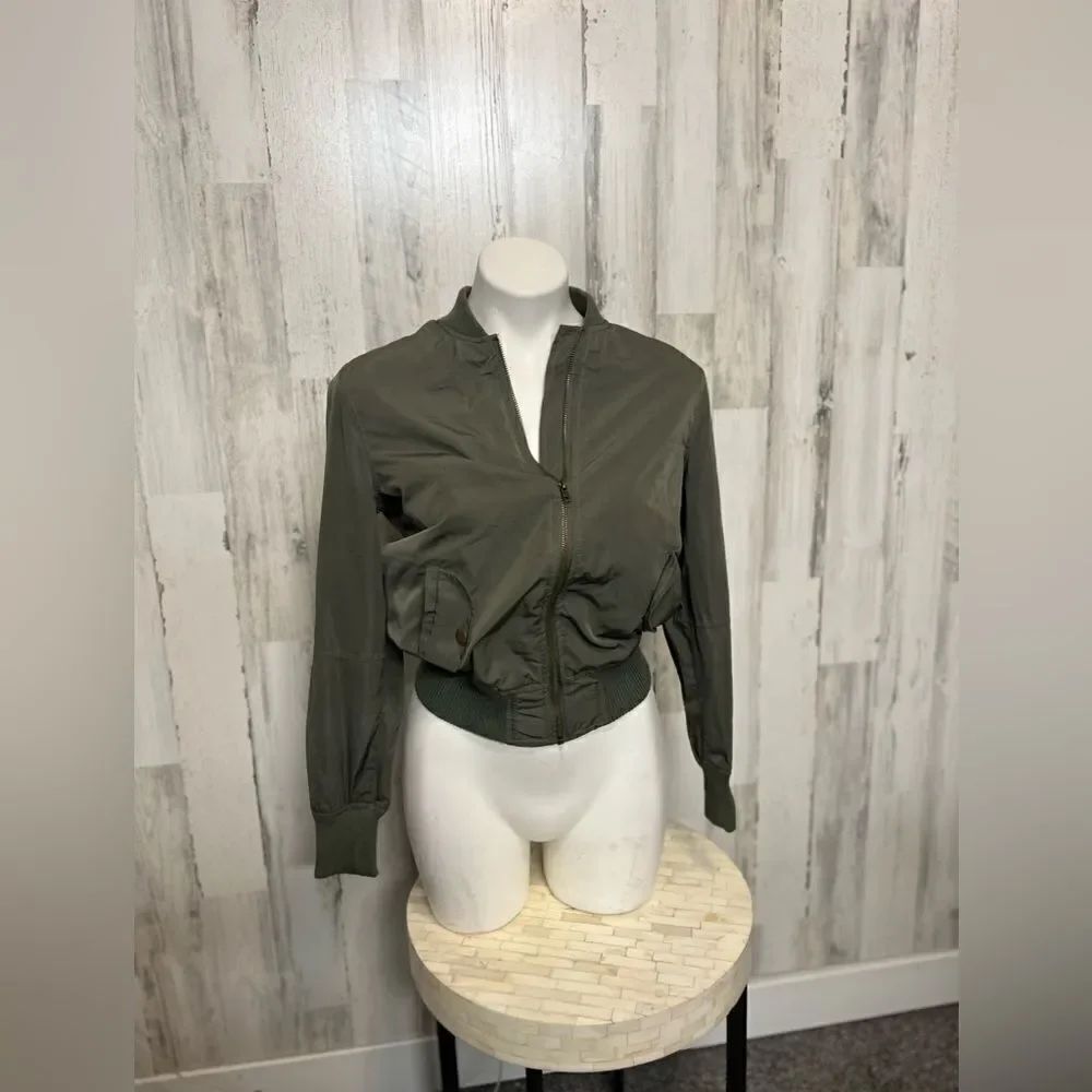 Green jacket - Picture 2 of 9
